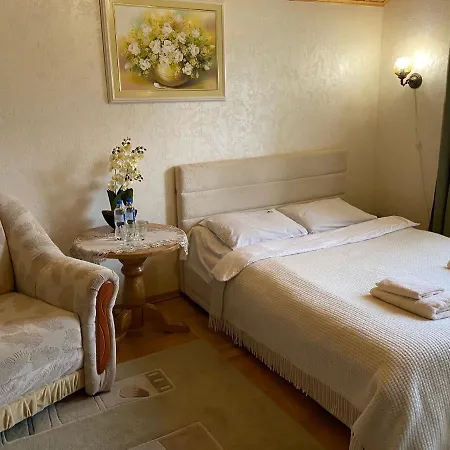 Gospodarstwo wiejskie зелена над рікою