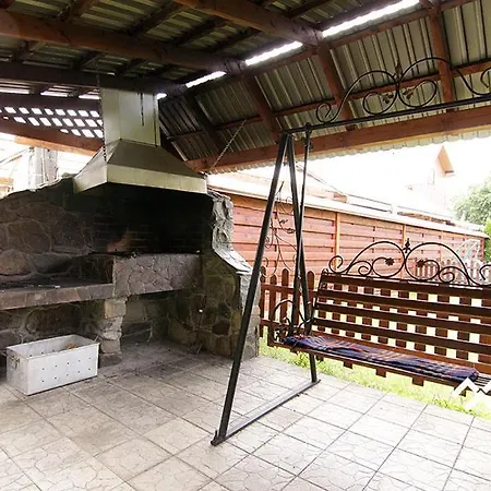 зелена над рікою *