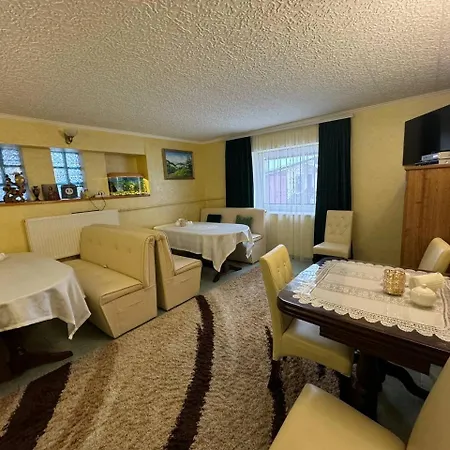 Gospodarstwo wiejskie зелена над рікою Sławsko