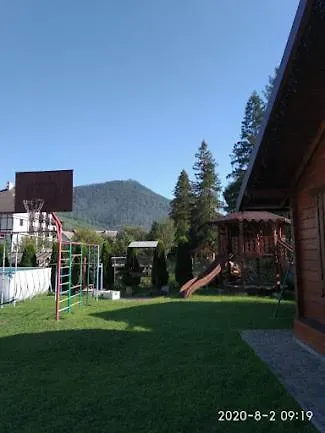 зелена над рікою *