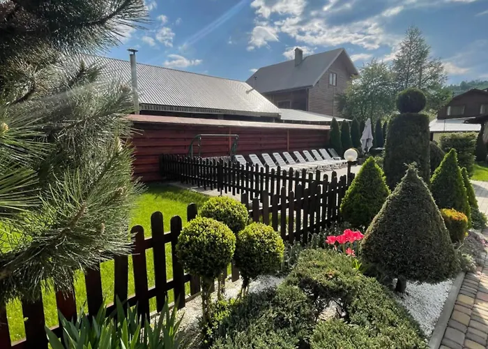 зелена над рікою Country house *