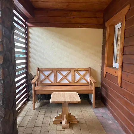 зелена над рікою Kır Evi Slavske