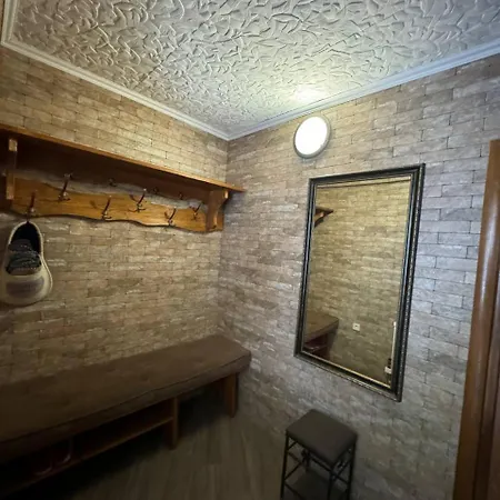 Kır Evi зелена над рікою