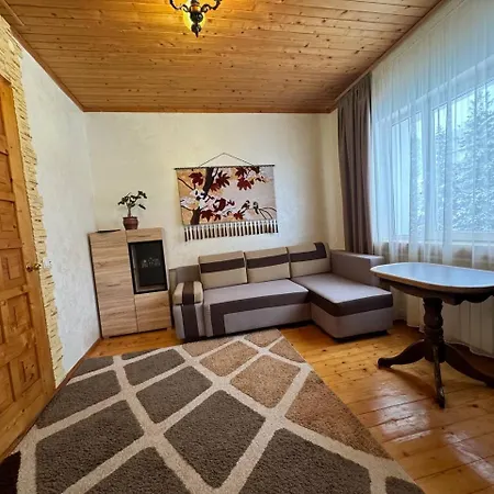 зелена над рікою Kır Evi