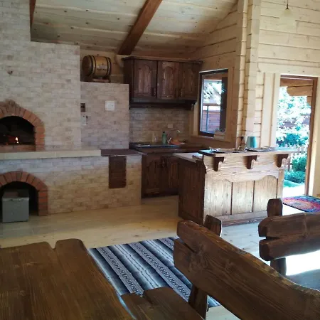 зелена над рікою Kır Evi