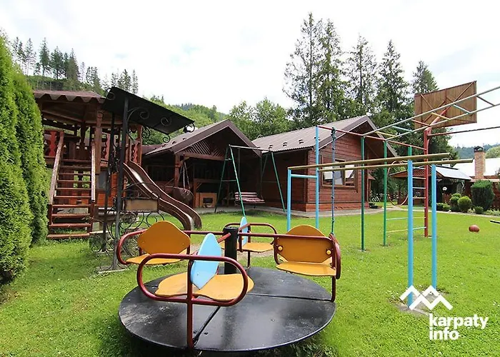 зелена над рікою Kır Evi
