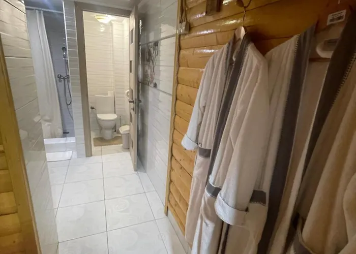 зелена над рікою Kır Evi