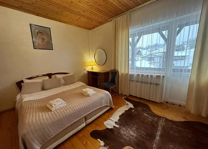 зелена над рікою Kır Evi Slavske